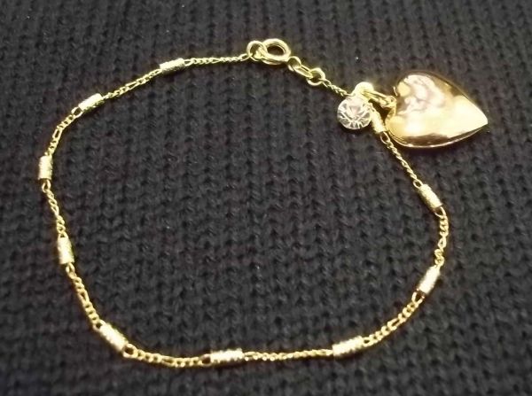 Pulseira coração c/ pedra de zirconia e banho de ouro